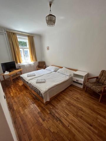 Corvin Panzio Bed & Breakfast Gyor Exterior photo