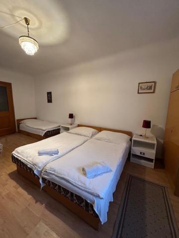 Corvin Panzio Bed & Breakfast Gyor Exterior photo